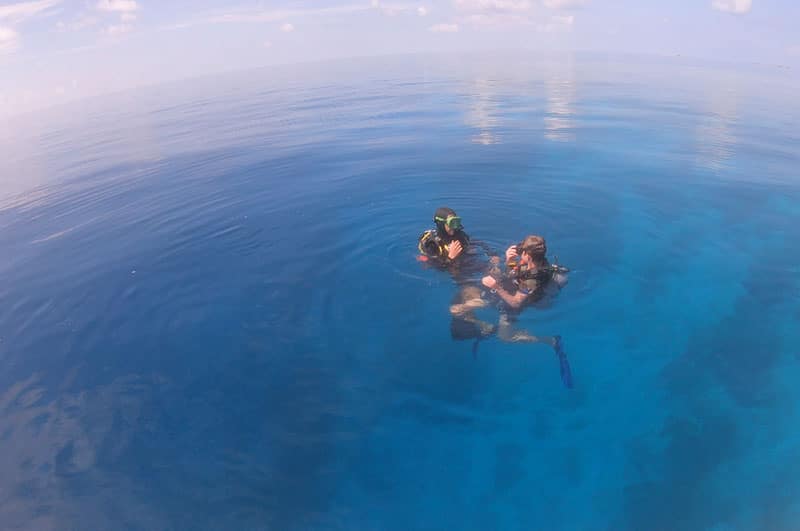 divemaster assisting in scuba diving courses Maldives